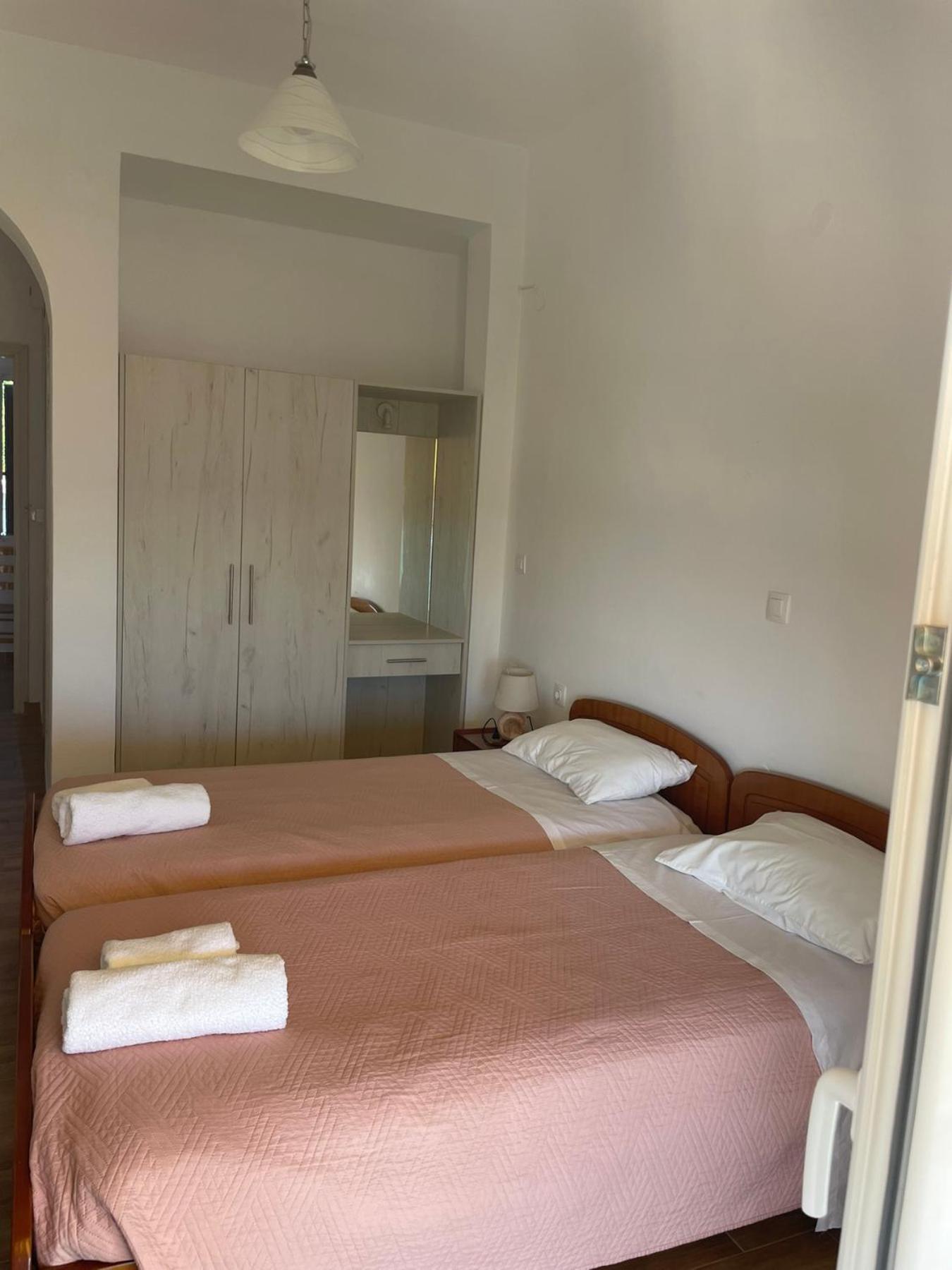 Nafsika Apartments Agios Georgios Pagon Exteriör bild
