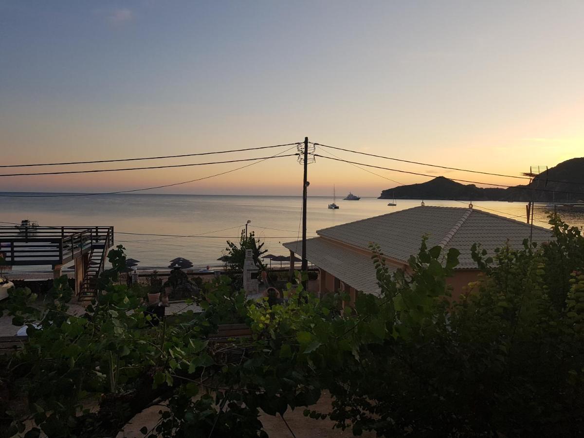 Nafsika Apartments Agios Georgios Pagon Exteriör bild