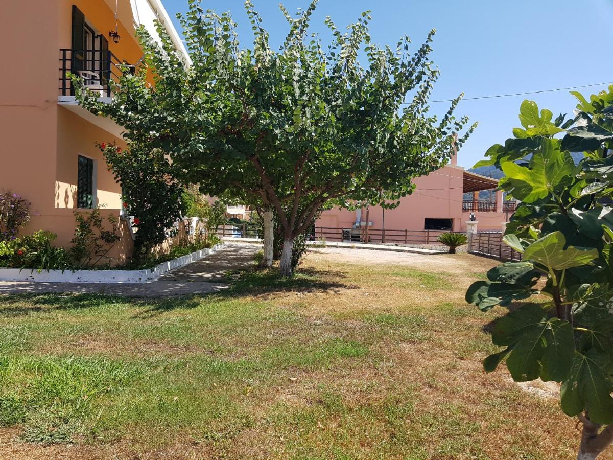 Nafsika Apartments Agios Georgios Pagon Exteriör bild